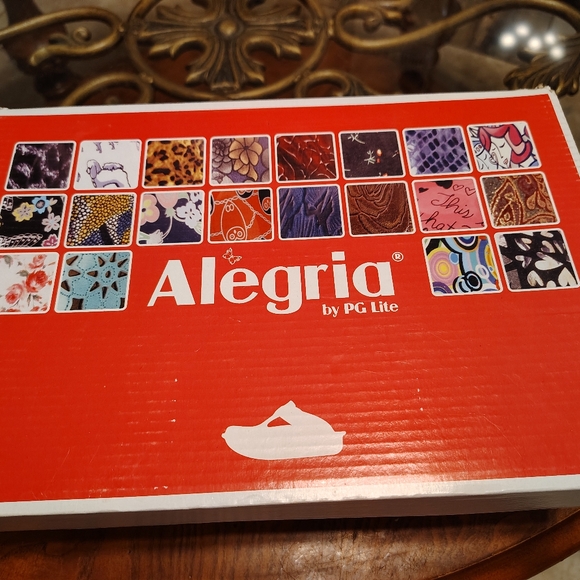 Alegria Womens Debra Leather Professional Nursing Clog - Black Embossed Rose - Picture 12 of 14